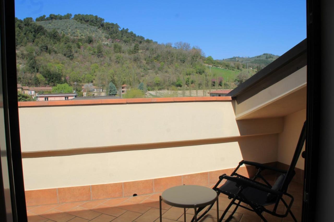 Ferienwohnung Mansarda Con Camino Montefranco Exterior foto