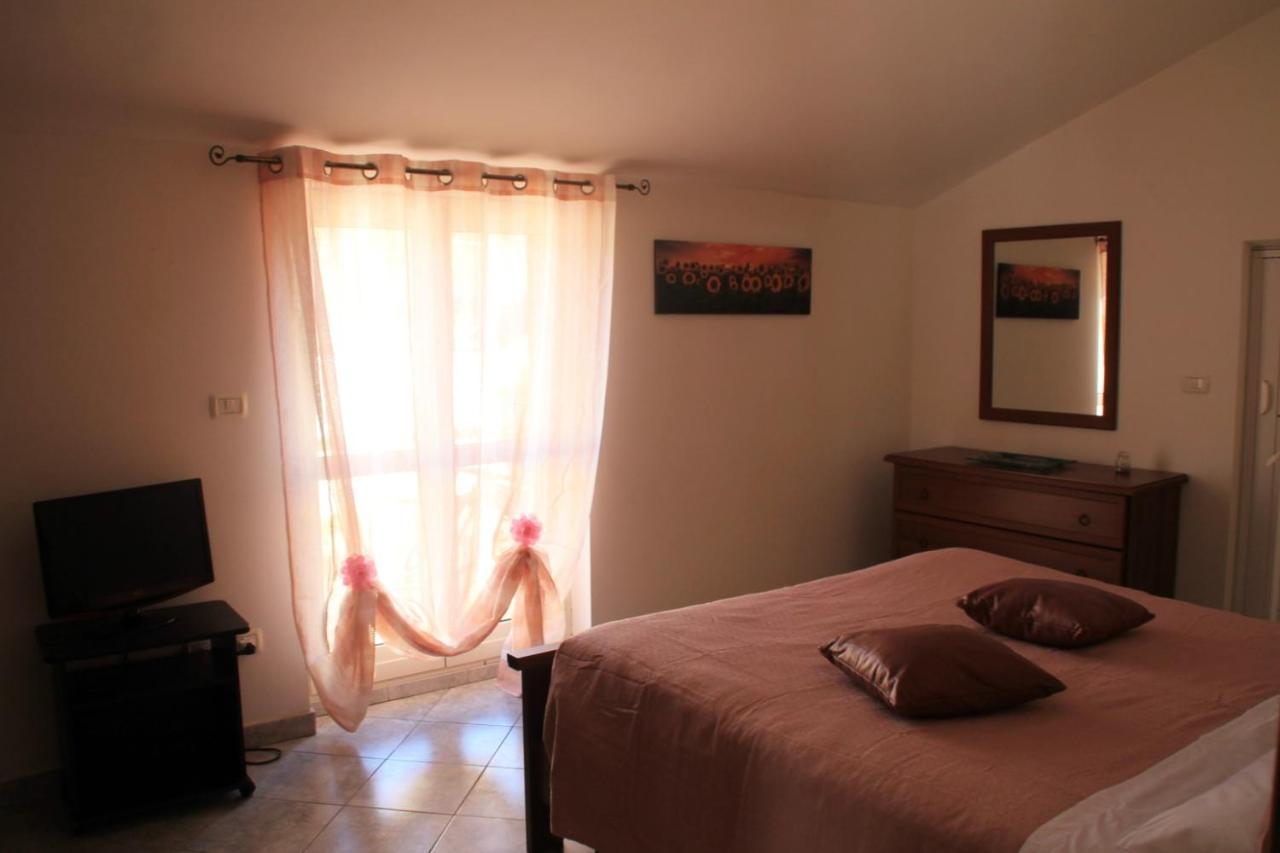Ferienwohnung Mansarda Con Camino Montefranco Exterior foto