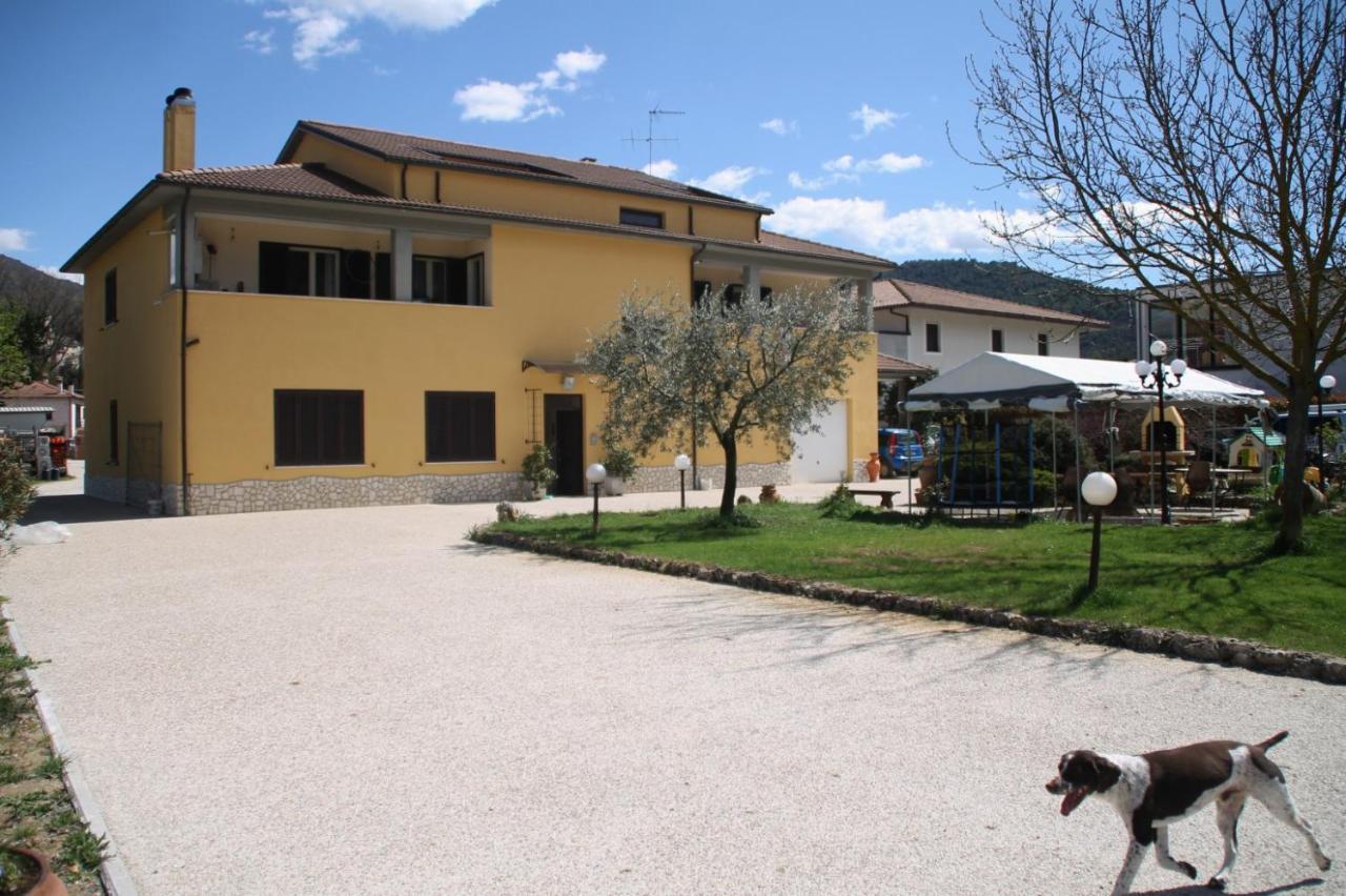 Ferienwohnung Mansarda Con Camino Montefranco Exterior foto